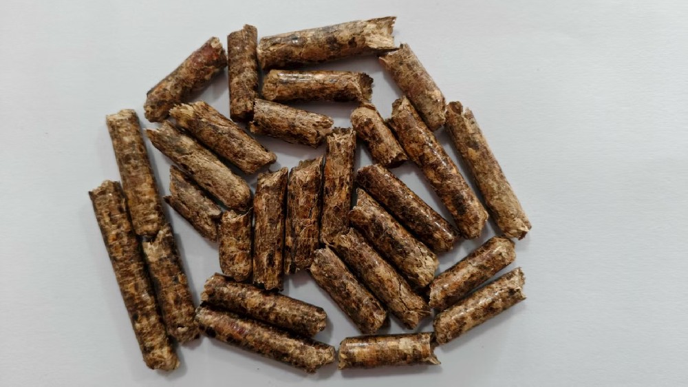 杨杂木颗粒燃料