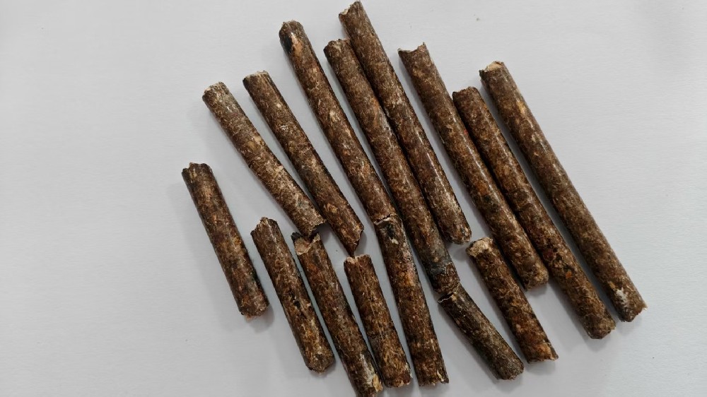 梧桐木颗粒燃料